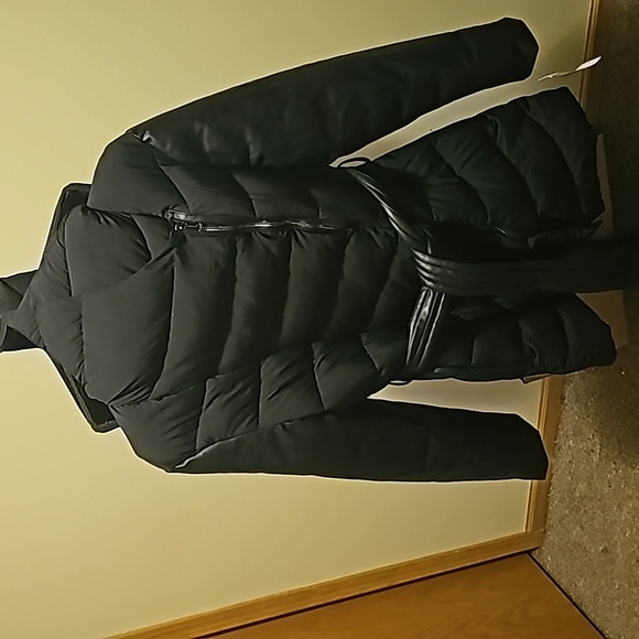 Women's Black Puffer Wrap Coat - Picture 6 of 10